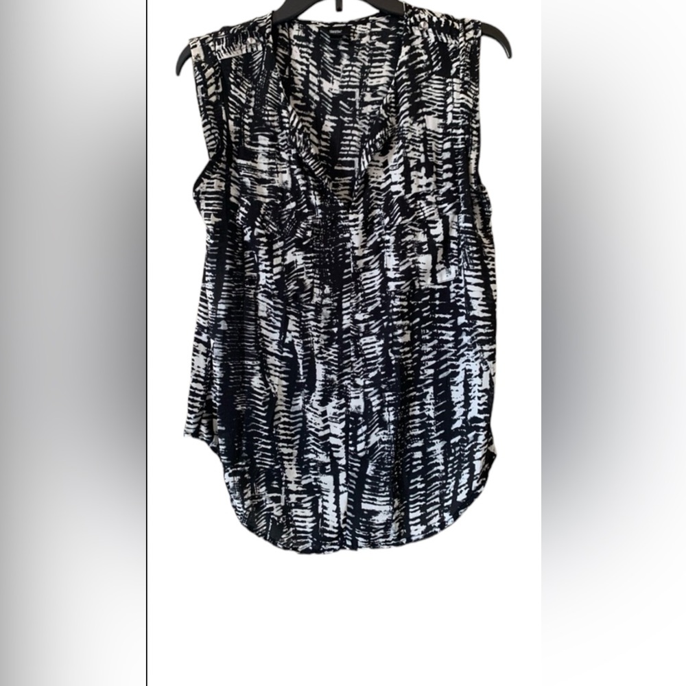 Mossimo Women’s Black White Print Sleeveless Top SIZE S